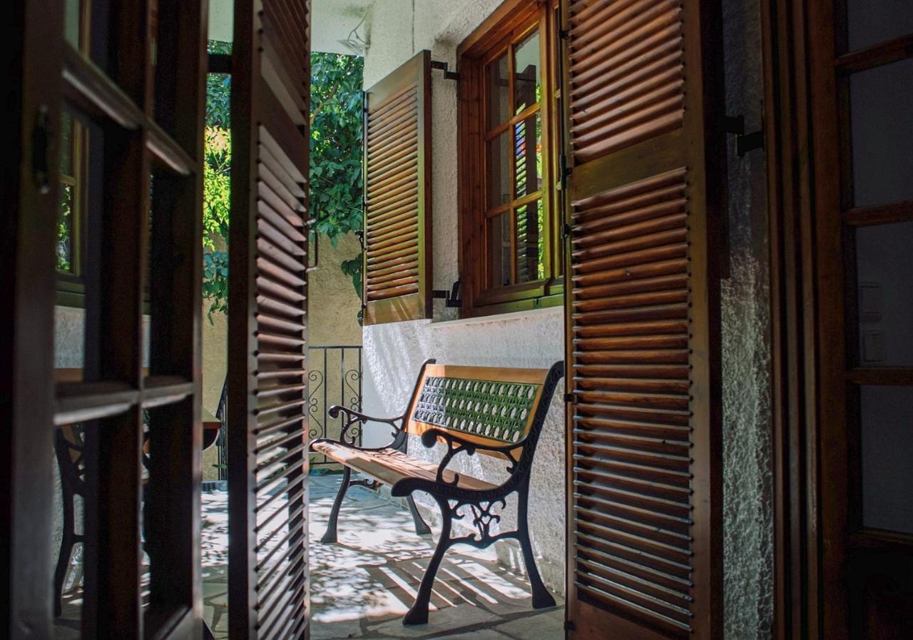 House Inside Garden Apartment Volos Exterior photo